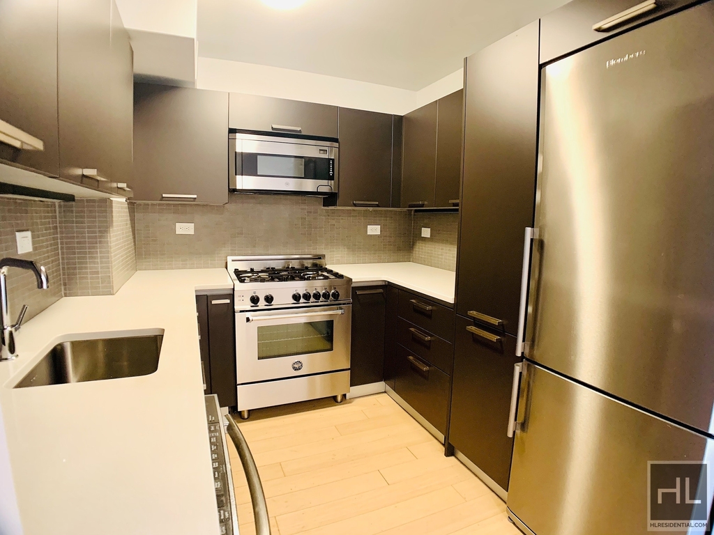 East 39th Street - Photo 1