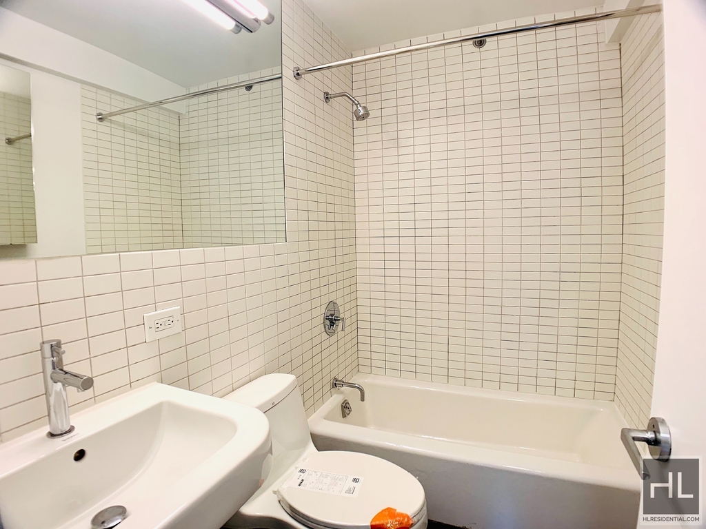 East 39th Street - Photo 3