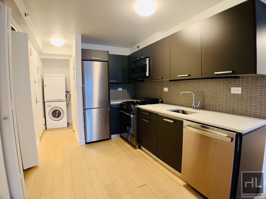 East 39th Street - Photo 2