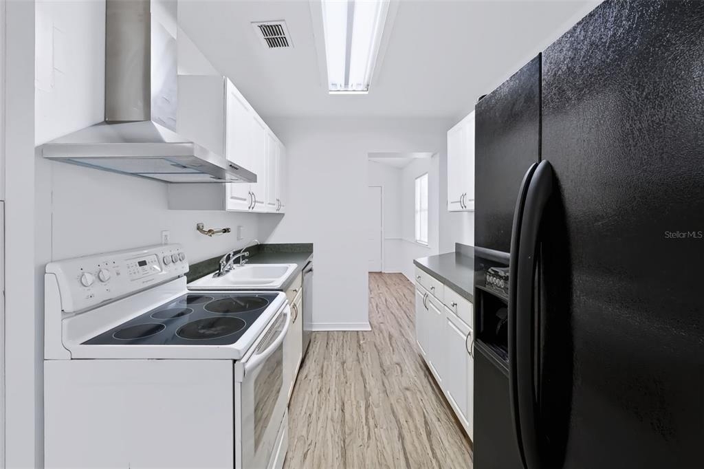 7606 Alvina Street - Photo 7