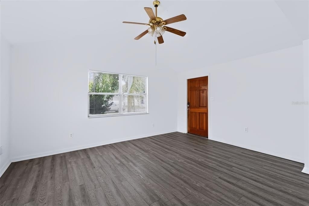 7606 Alvina Street - Photo 3