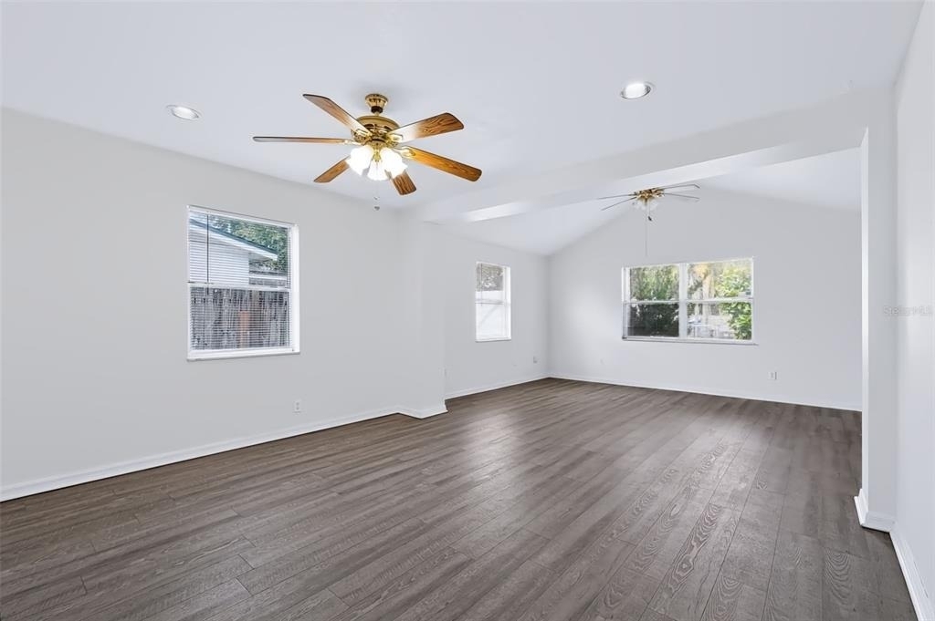 7606 Alvina Street - Photo 5