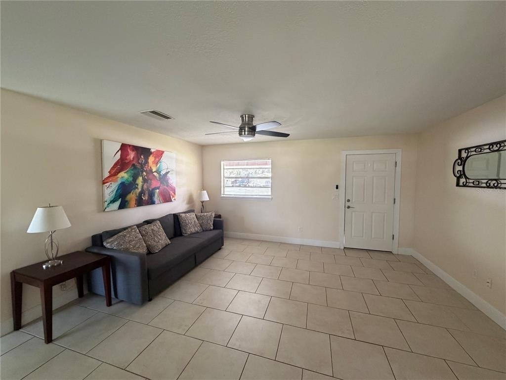 1925 Ne 28th Street - Photo 3