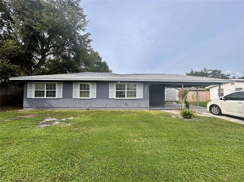 2825 Louise Street - Photo 0