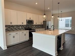 421 Mike Roberto Way - Photo 18
