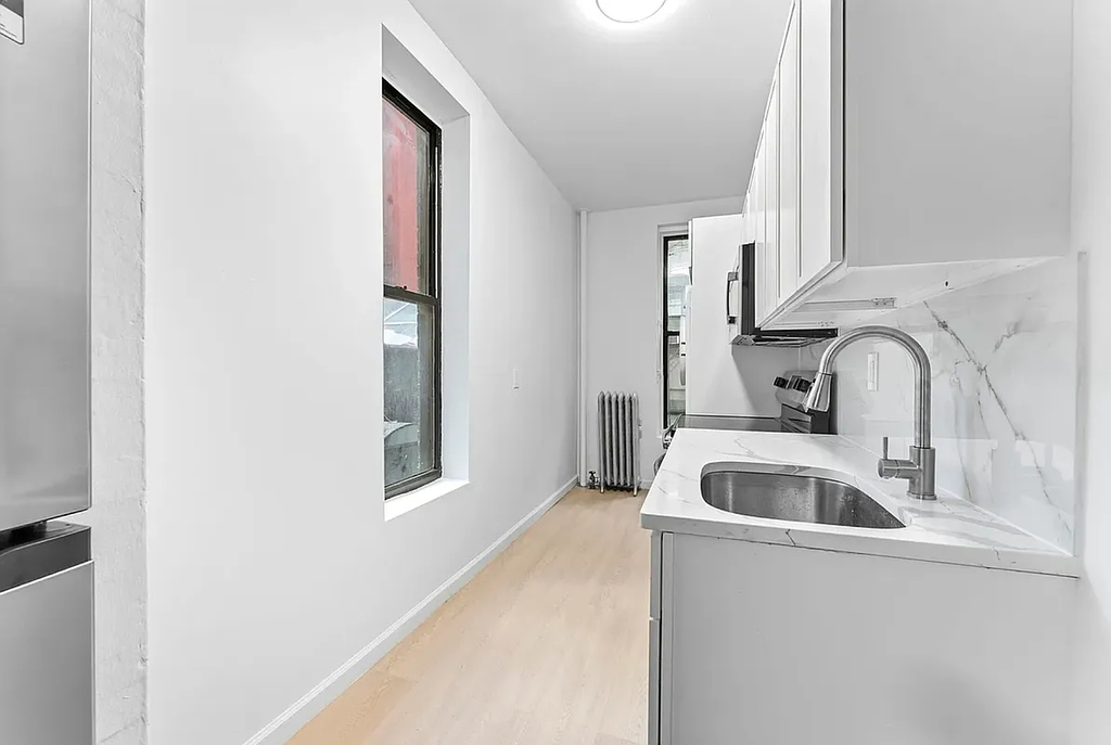 1578 3rd Avenue - Photo 5