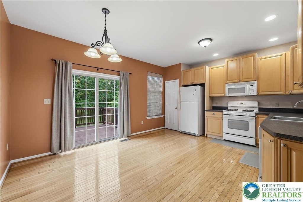 5607 Spring Ridge Drive - Photo 7