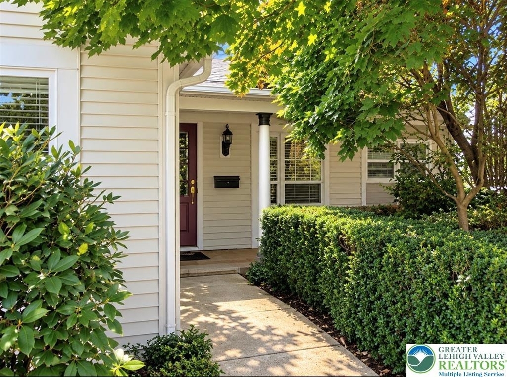 1213 Stanley Street - Photo 1