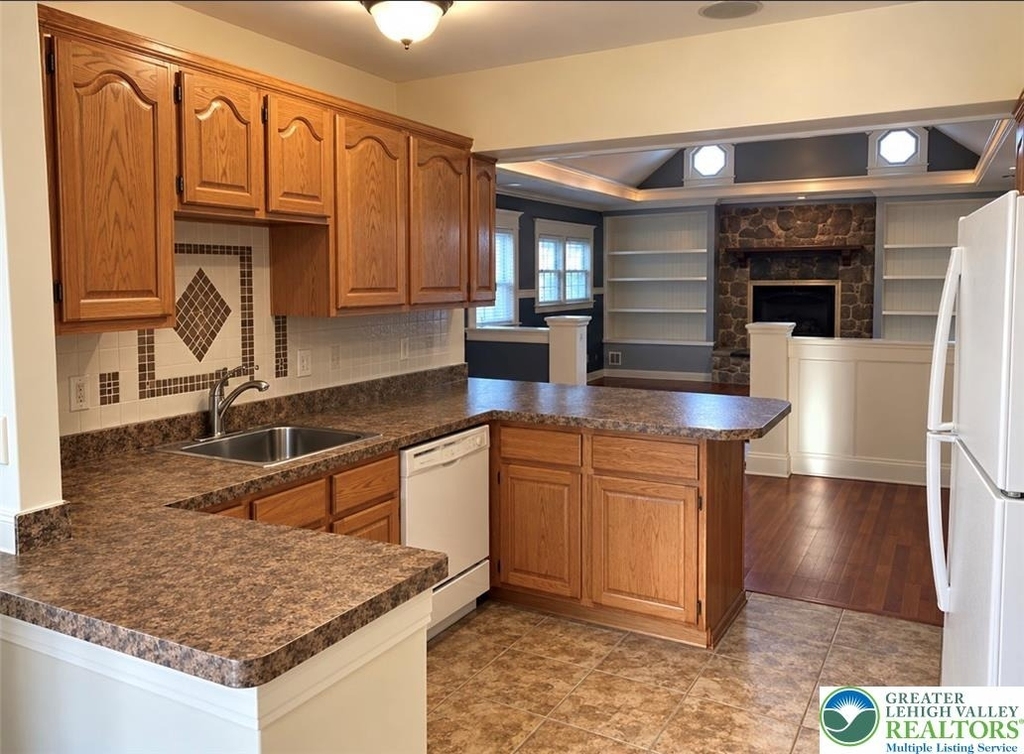 1213 Stanley Street - Photo 5