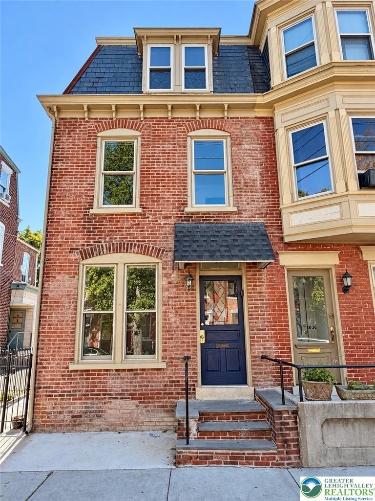 1034 Turner Street - Photo 0