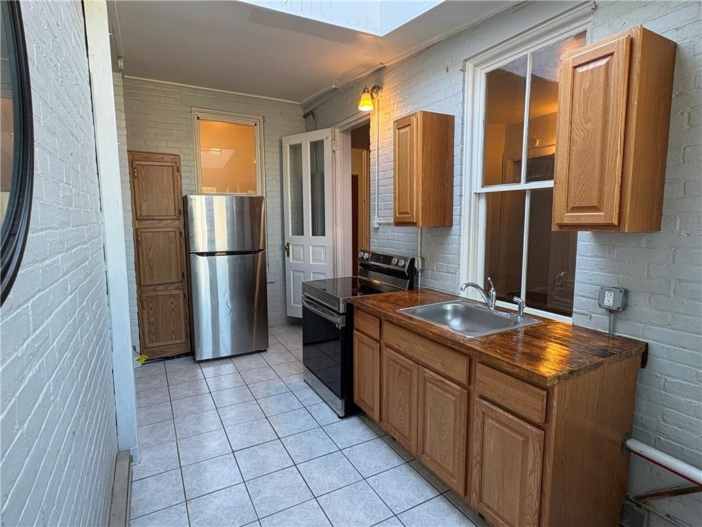 1137 Linden Street - Photo 1