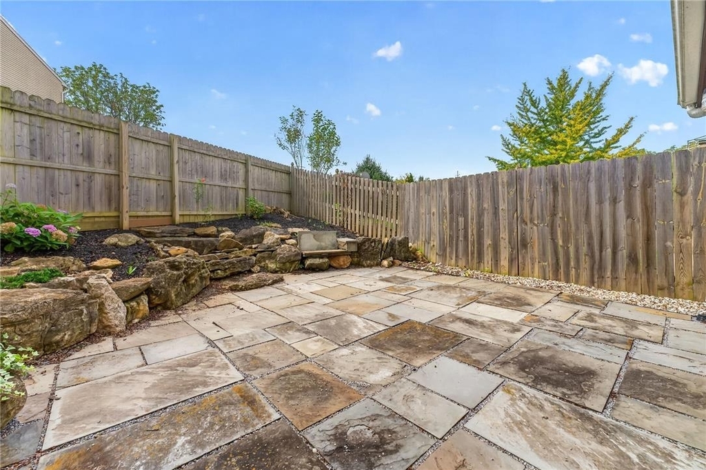 1097 Barnside Road - Photo 4