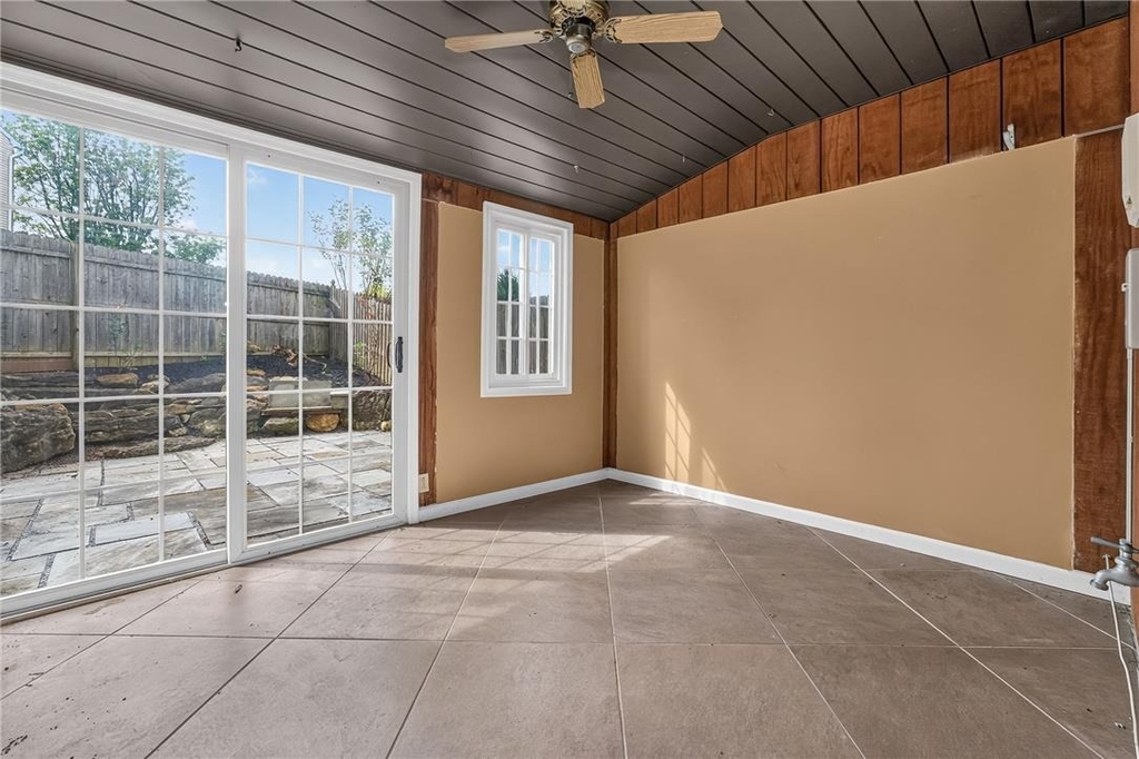 1097 Barnside Road - Photo 3