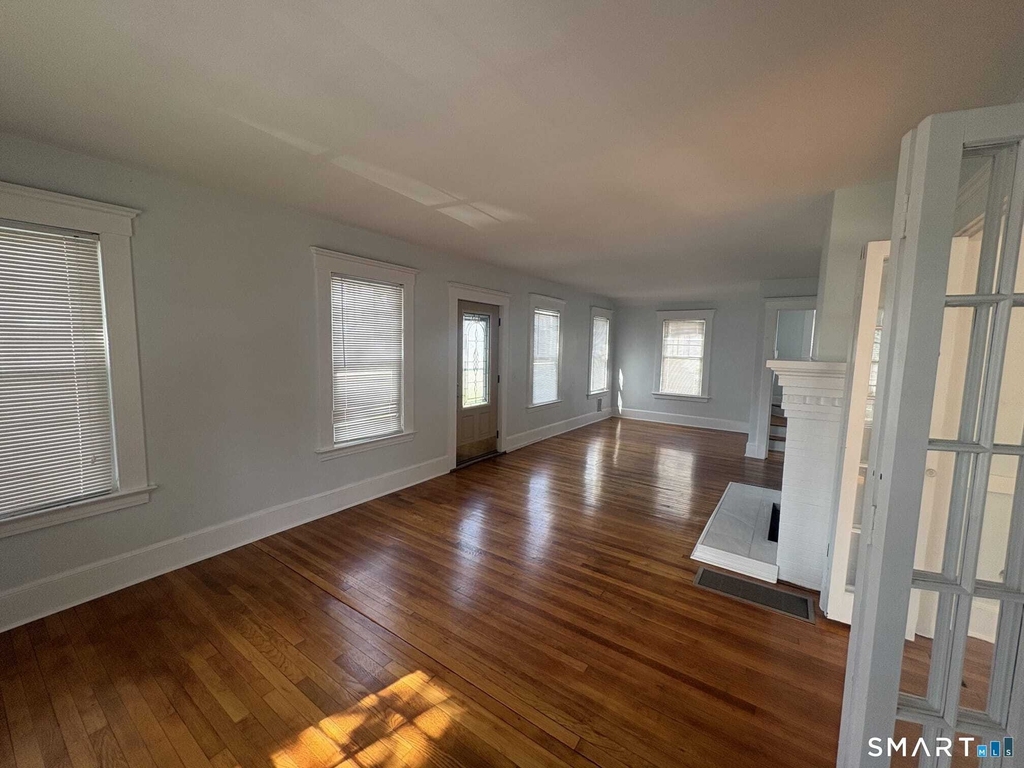 139 Townsend Avenue - Photo 4