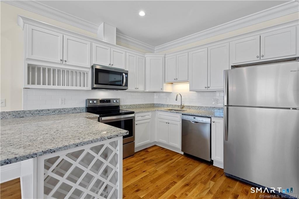 73 W Main Street - Photo 3