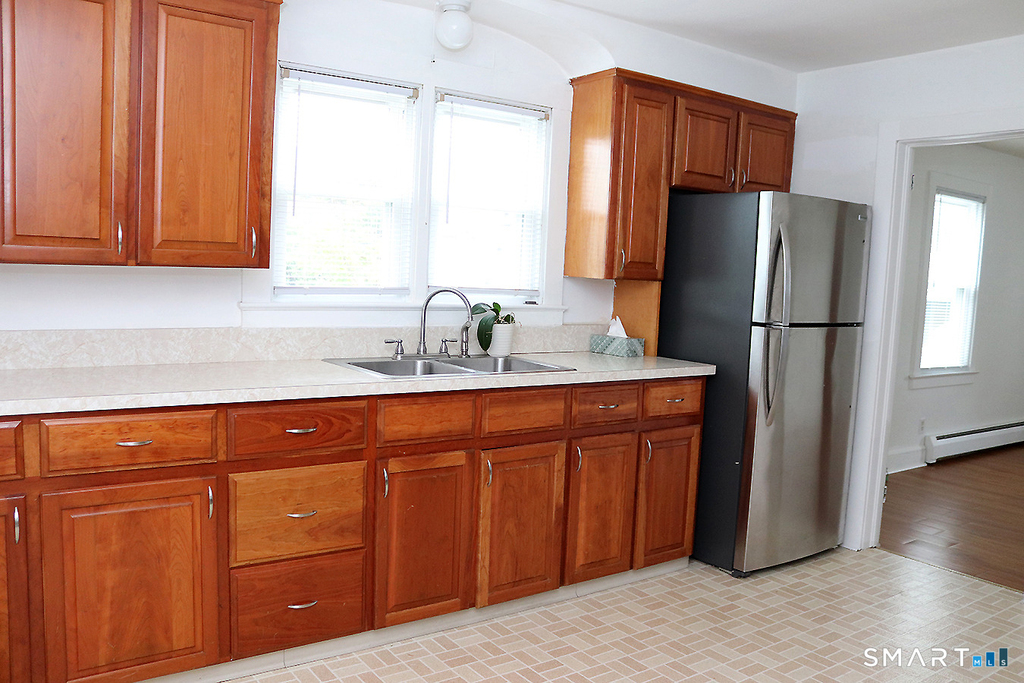 94 Wadhams Avenue - Photo 6