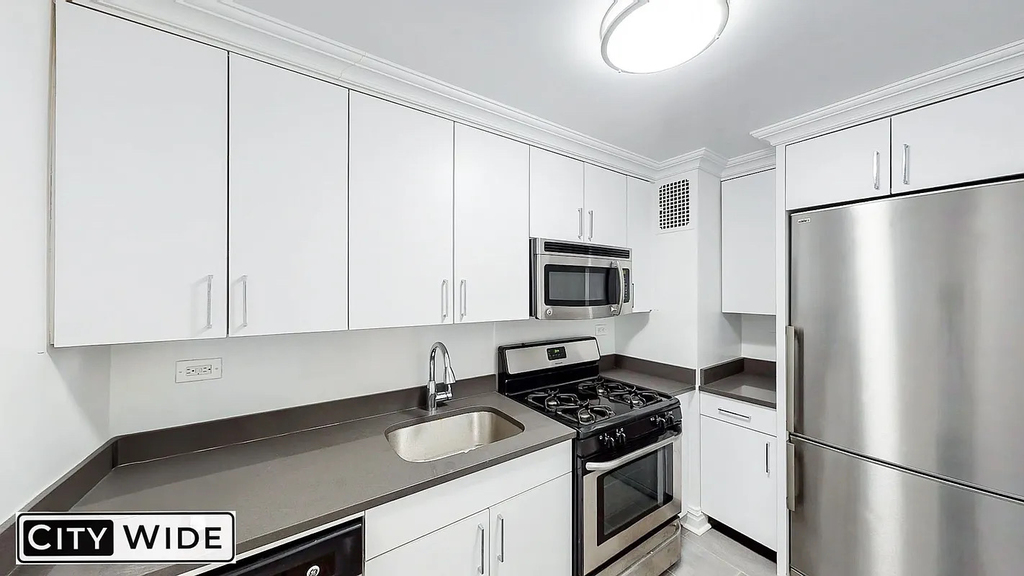 96 Fifth Avenue - Photo 4