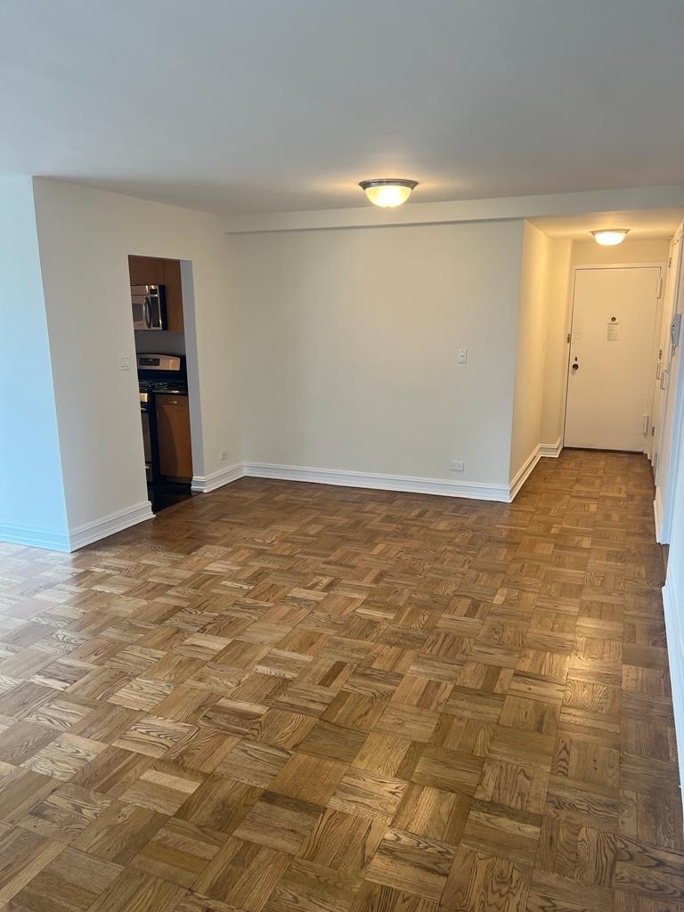 East 71st Street - Photo 5