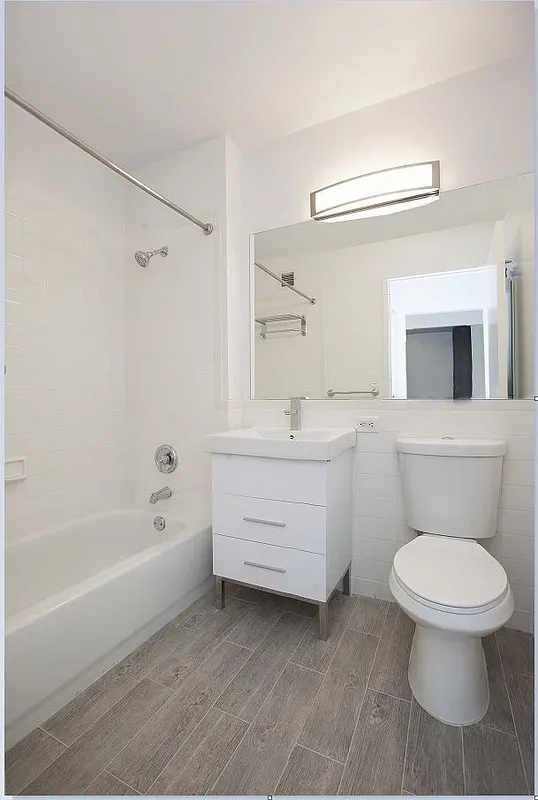 Battery Place, Unit 810 - Photo 3