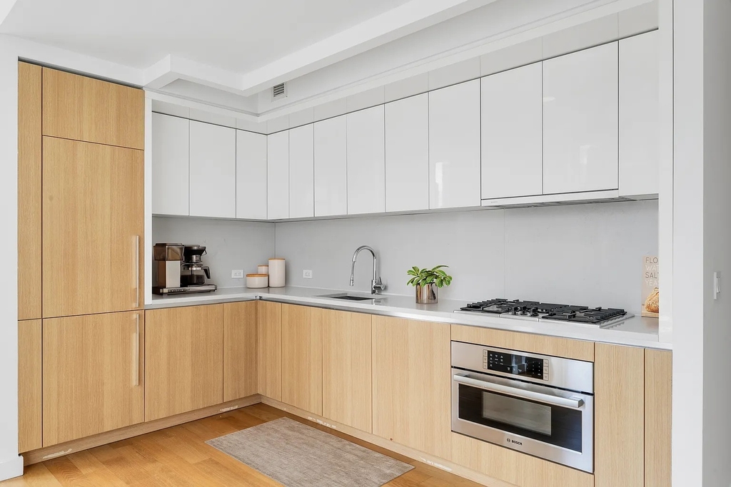 605 West 42nd Street - Photo 3