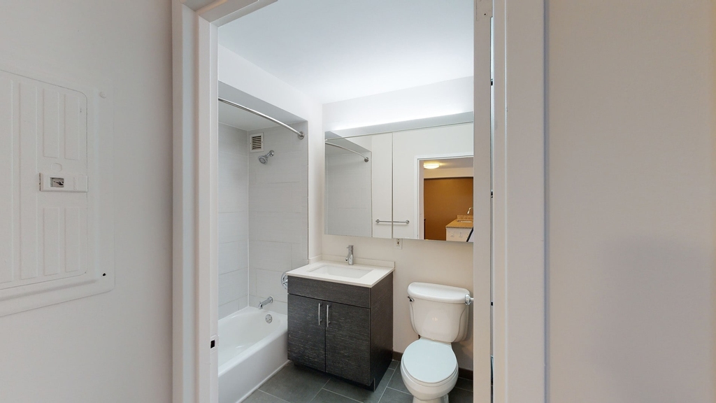 120 W. 21st - Photo 4