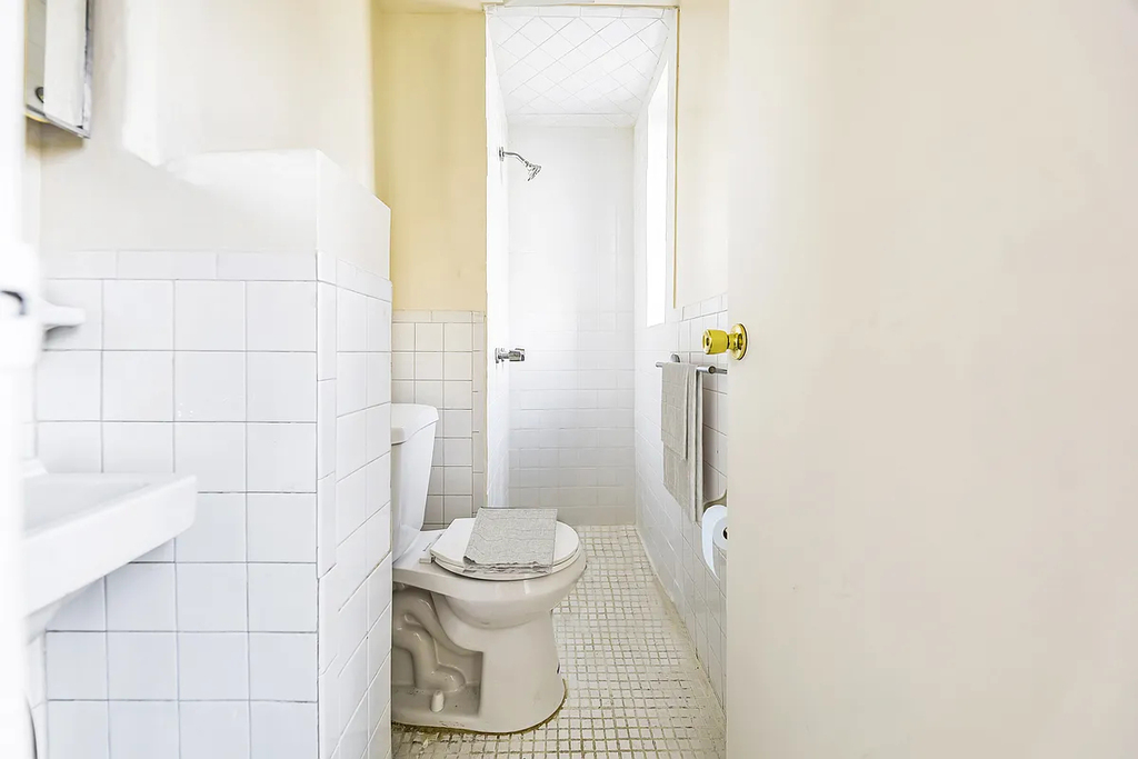 328 East 14th Street - Photo 2