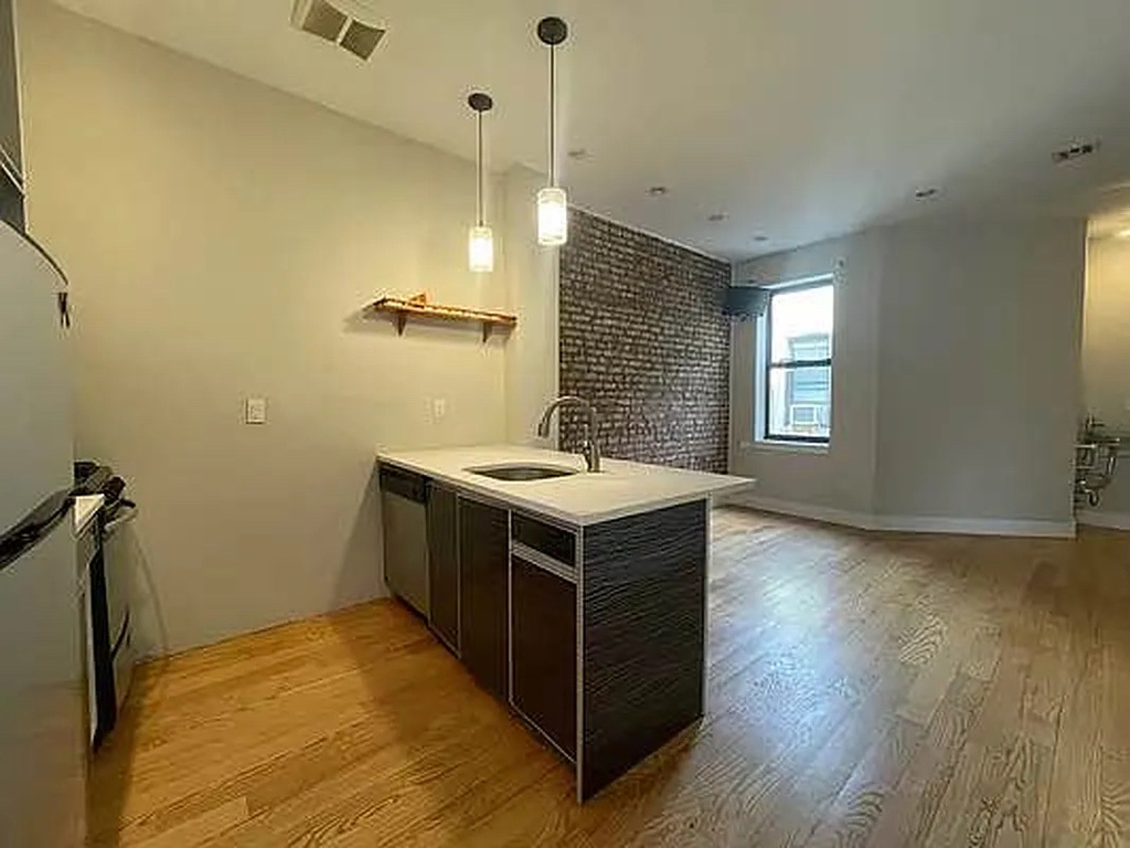772 Jefferson Street - Photo 1