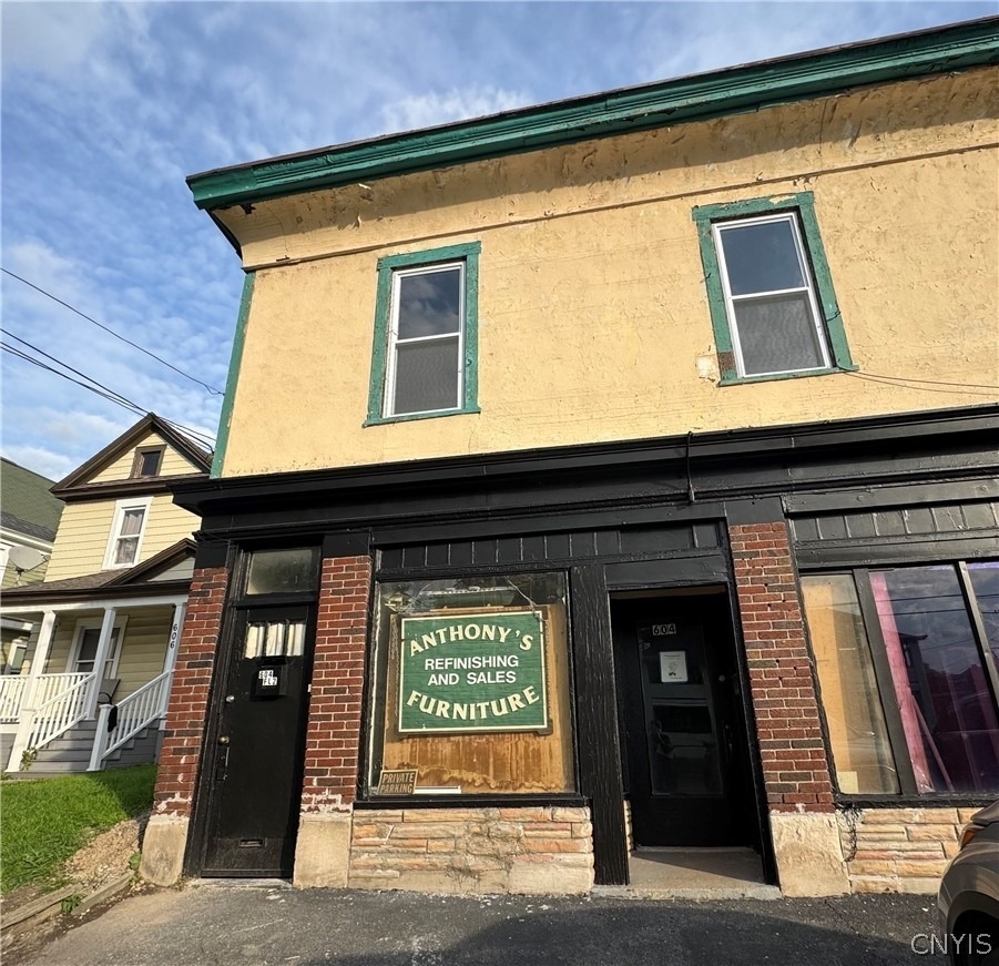 604 Court Street - Photo 0