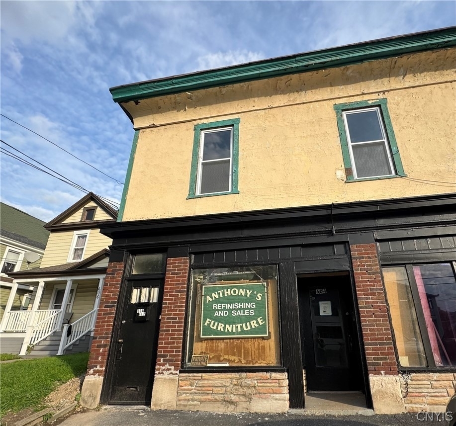 604 Court Street - Photo 1