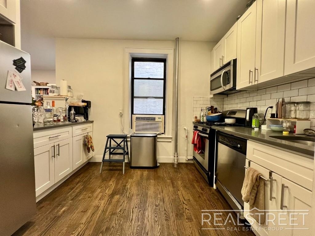 141 Joralemon Street - Photo 6