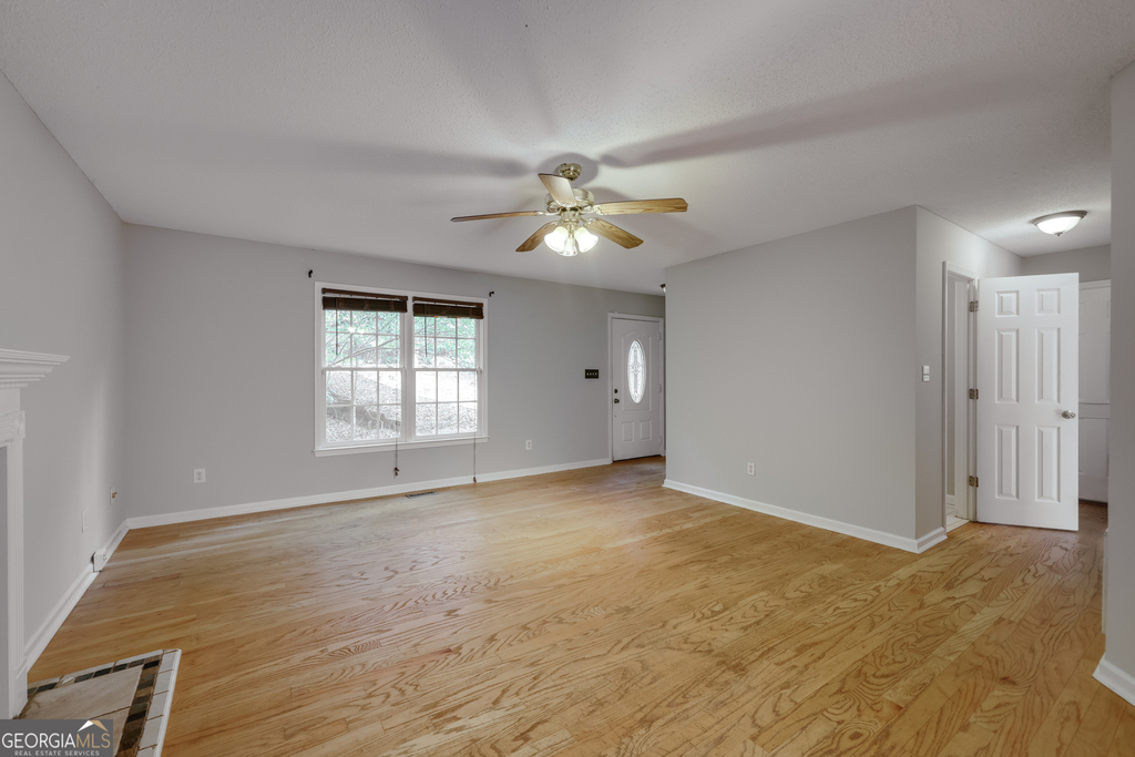 555 Snapfinger Drive - Photo 3