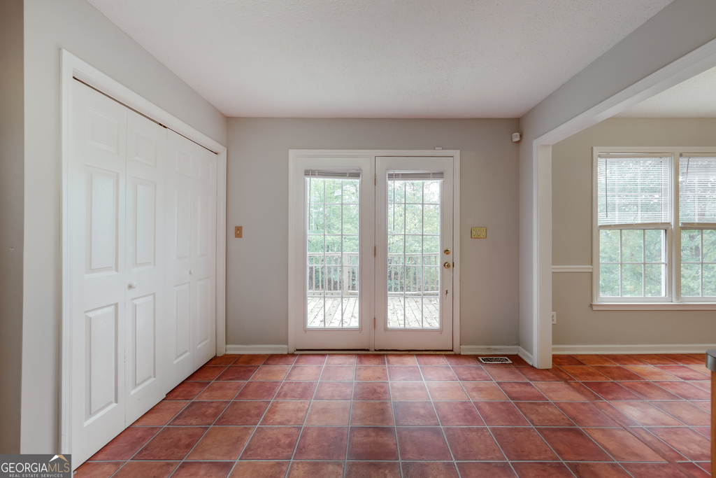555 Snapfinger Drive - Photo 12