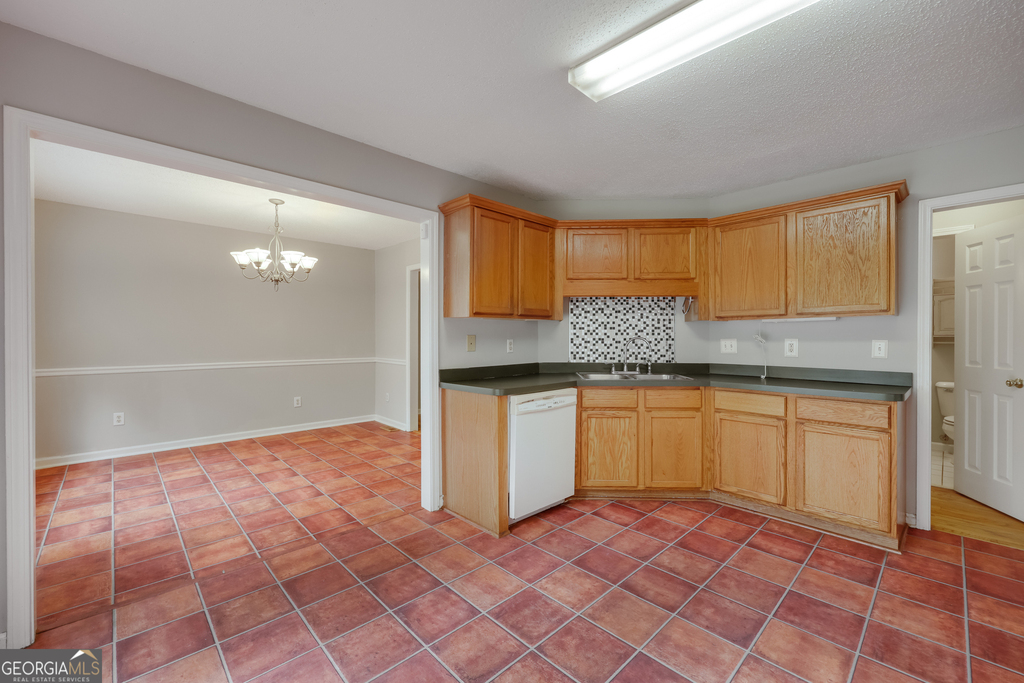 555 Snapfinger Drive - Photo 11