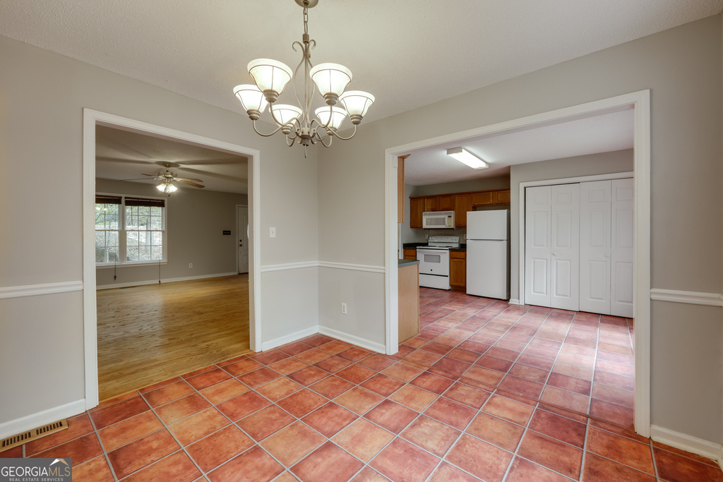 555 Snapfinger Drive - Photo 8