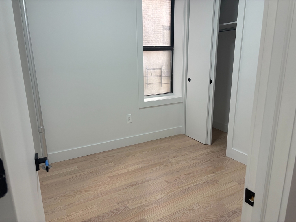 W.192nd St and Wadsworth Avenue - Photo 3