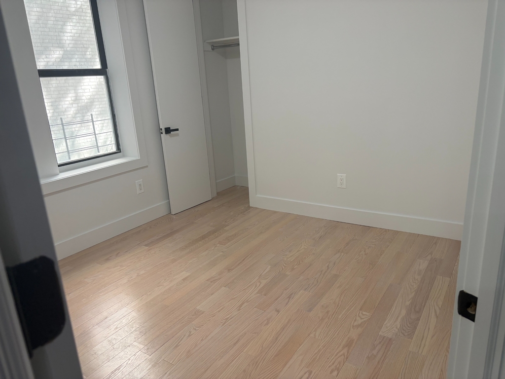 W.192nd St and Wadsworth Avenue - Photo 4