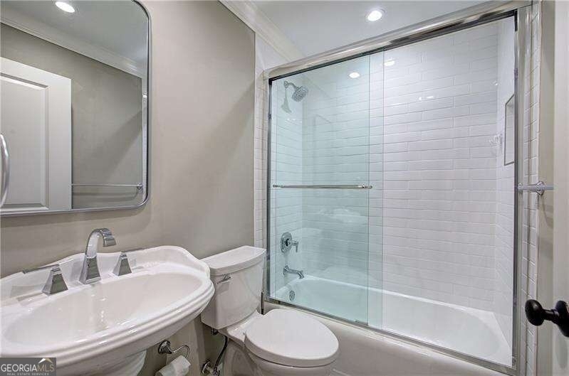 1990 Glenroy Place Se - Photo 24