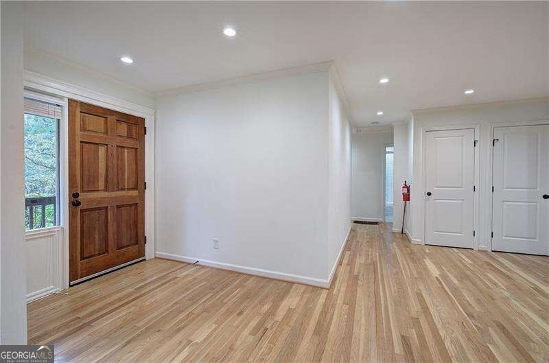 1990 Glenroy Place Se - Photo 6