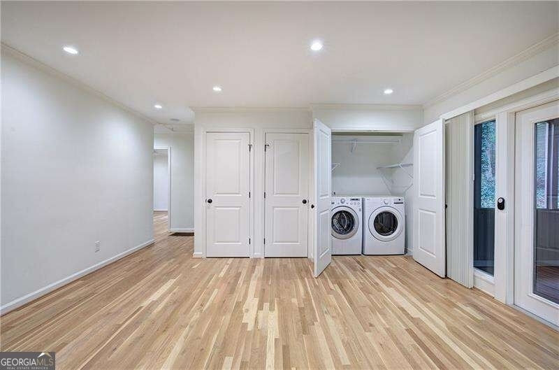 1990 Glenroy Place Se - Photo 21