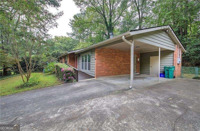 1990 Glenroy Place Se - Photo 4