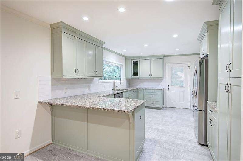 1990 Glenroy Place Se - Photo 12