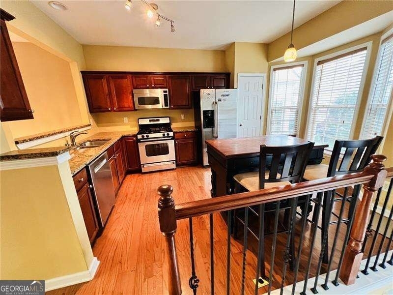 1367 Thornborough Drive - Photo 6