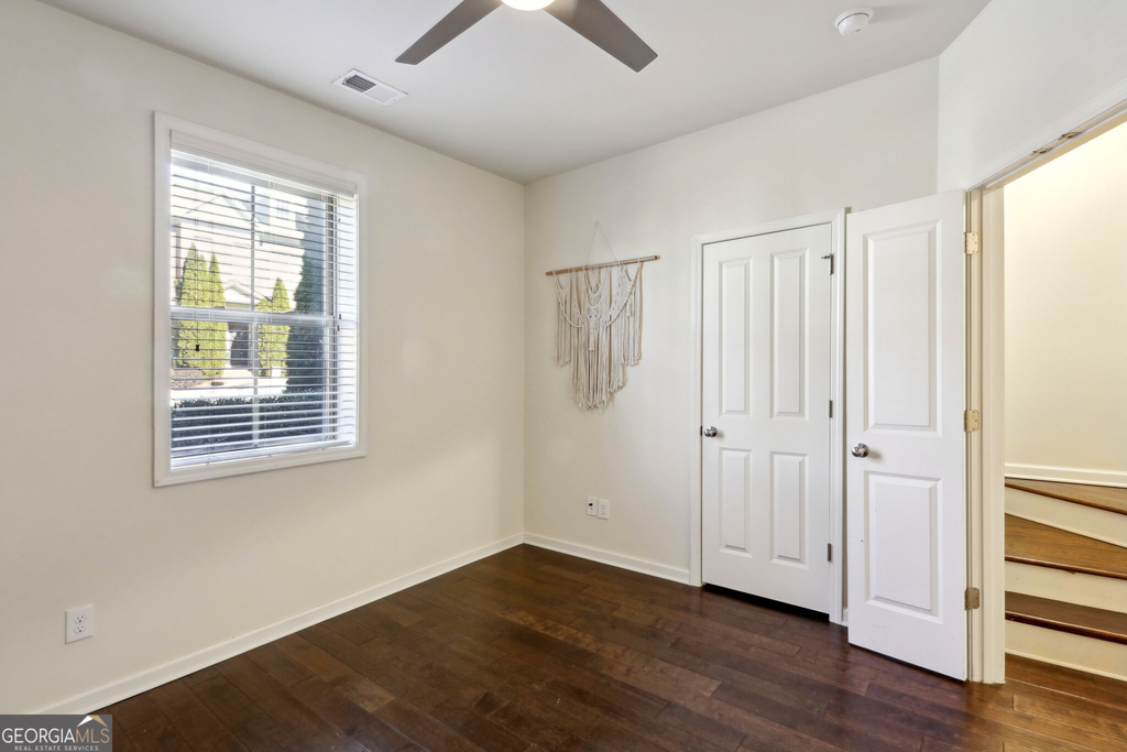 7395 Glisten Avenue - Photo 15