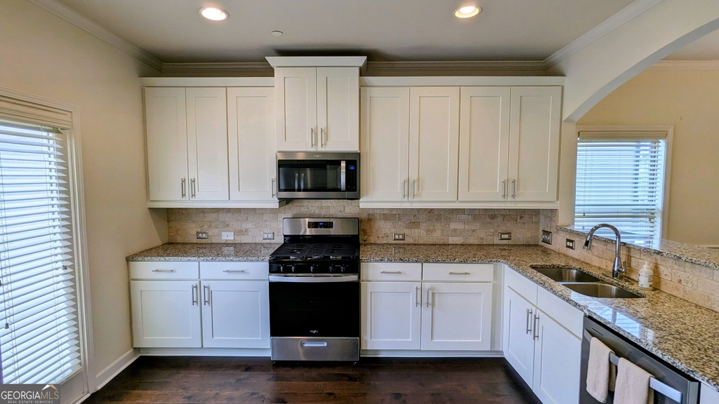 7395 Glisten Avenue - Photo 8