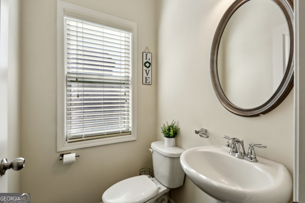 7395 Glisten Avenue - Photo 9