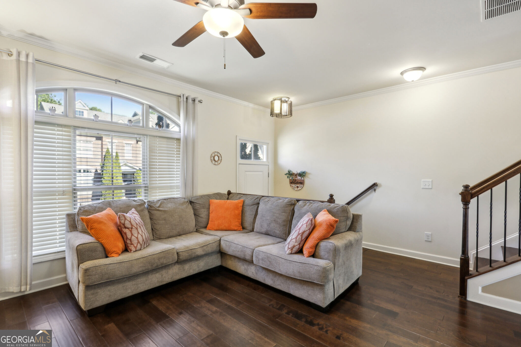 7395 Glisten Avenue - Photo 3