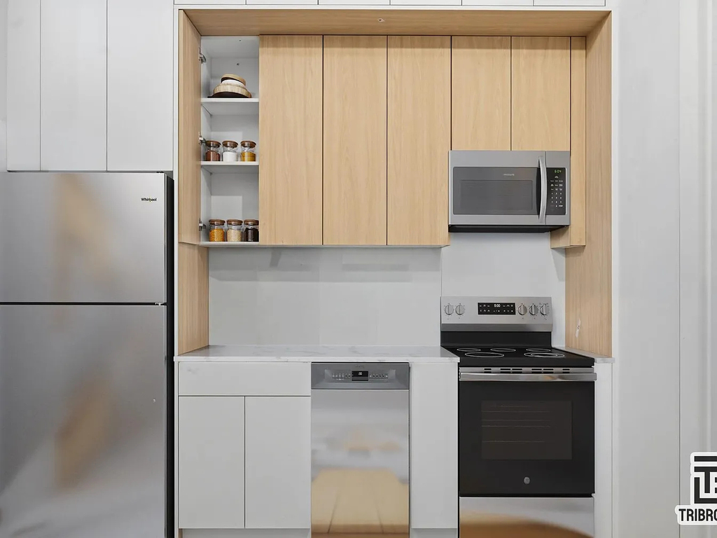 105 Berry Street - Photo 2