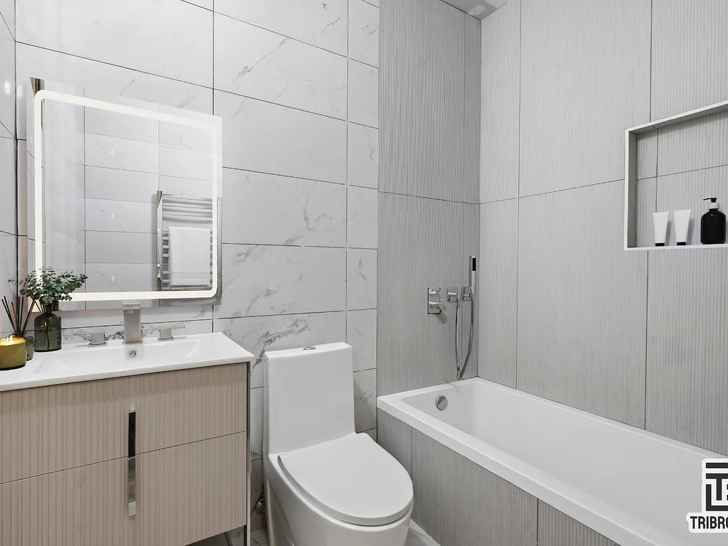 105 Berry Street - Photo 3