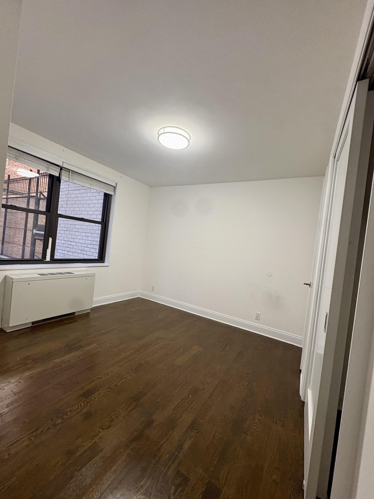 Copy of fifth ave - Photo 5