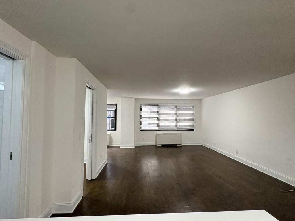 Copy of fifth ave - Photo 3